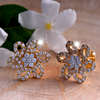 18K Delicate Flower Shape Diamond Earring.