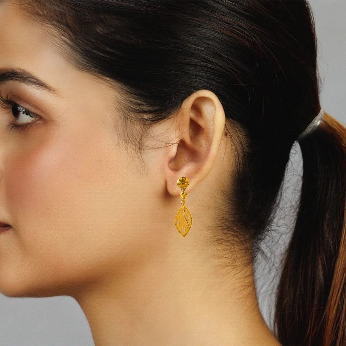 22KT (916) Yellow Gold Abstract Leaf Design Drop Earrings