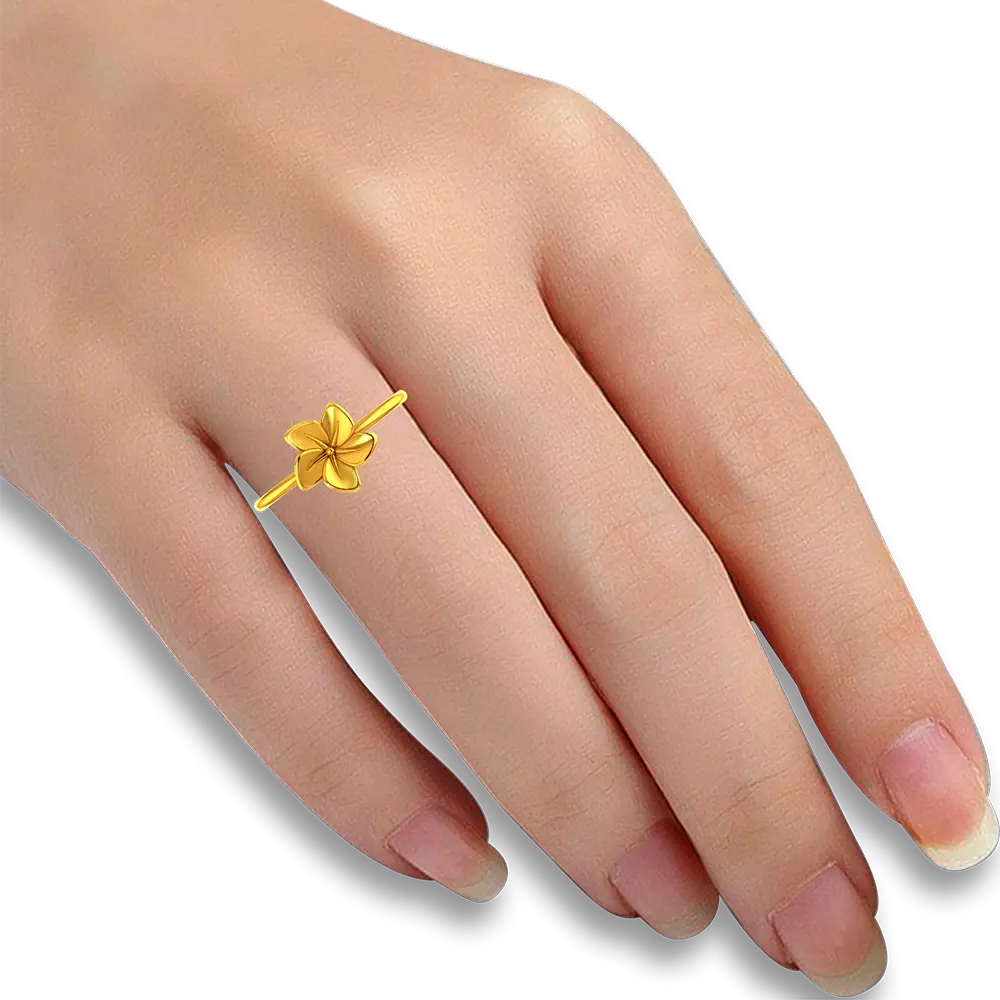 14K Gold floral ring with beautiful gold petals